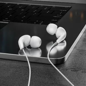 Type-C Wired Earphones (120cm) with Microphone – Clear Sound